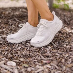 White hoka Clifton 9